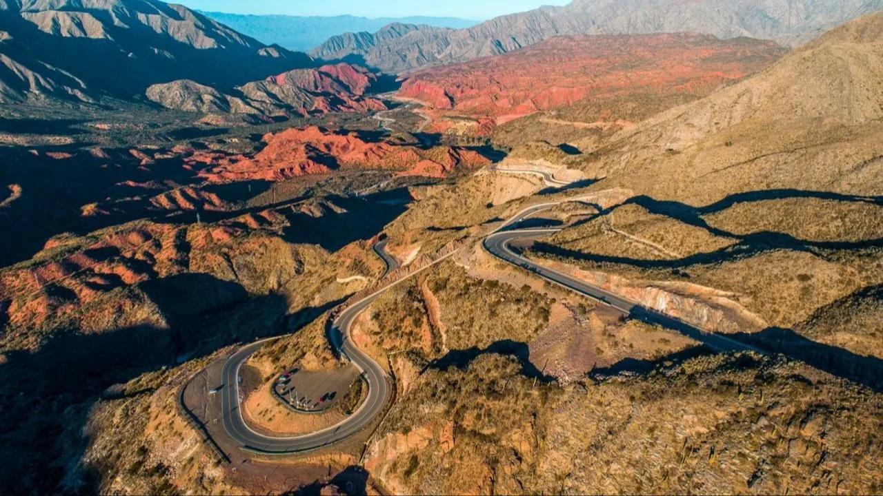 Valles, sierras y sabores del norte: la experiencia inolvidable de la Ruta 40 en La Rioja