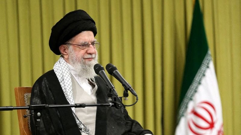 Líder supremo de Irán dice que Trump miente cuando habla de paz