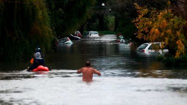Alerta Inundaciones: continúa el corte total en la ruta 9 y 8 luego del feroz temporal 