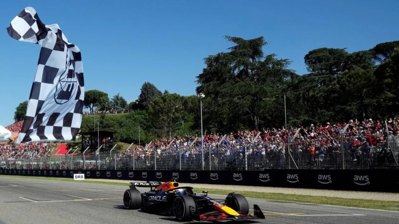 Verstappen gana en Imola y Red Bull celebra 400 carreras