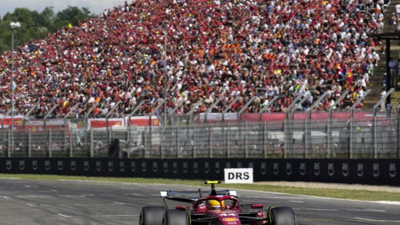 Hamilton pasa de la decepción a la alegría en Imola