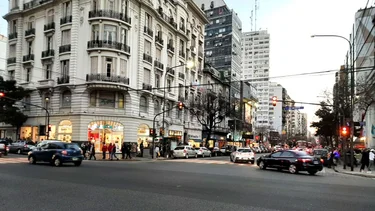 Cuál es la esquina famosa de CABA que ahora cambia su sentido 