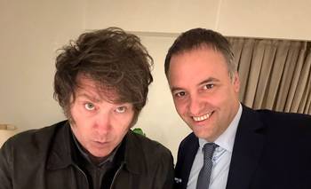 Milei sale a respaldar a Adorni en medio del escándalo sobre su patrimonio | Seguimiento minuto a minuto