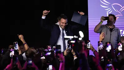 El Gobierno festejó una "ciudad teñida de violeta" y convocó a una alianza antiK El Gobierno festejó una "ciudad teñida de violeta" y convocó a una alianza antiK