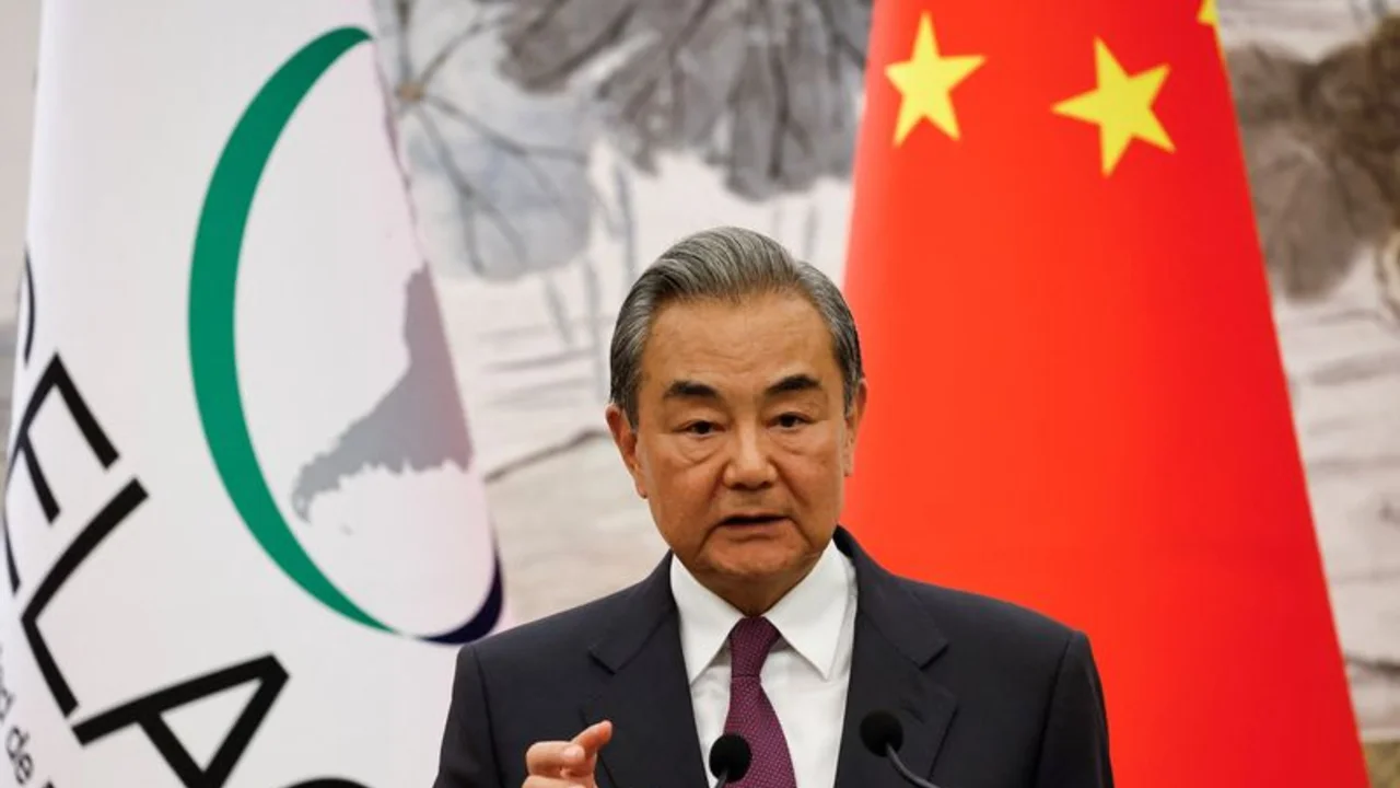 China respeta la soberanía de Dinamarca sobre Groenlandia, dice el ministro de Exteriores