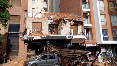 Tragedia en Córdoba: derrumbe de un edificio provocó la muerte de un hombre y siete heridos en un bar