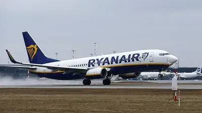 Ryanair pide a algunos auxiliares de vuelo españoles que devuelvan un aumento de 2024, según documentos Ryanair pide a algunos auxiliares de vuelo españoles que devuelvan un aumento de 2024, según documentos