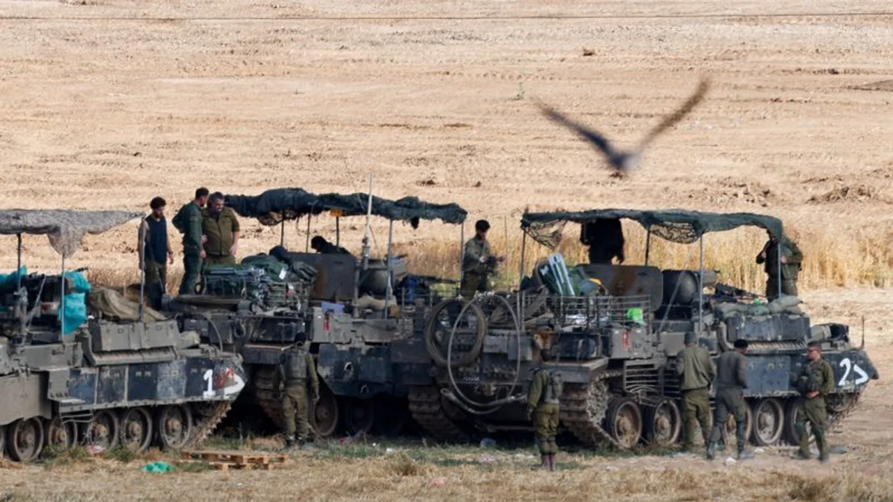 Los ataques israelíes matan al menos a 50 personas en Gaza mientras crecen las críticas a Israel