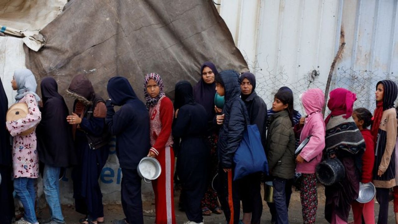 La ONU autoriza la entrada en Gaza de otros 100 camiones de ayuda, según un portavoz