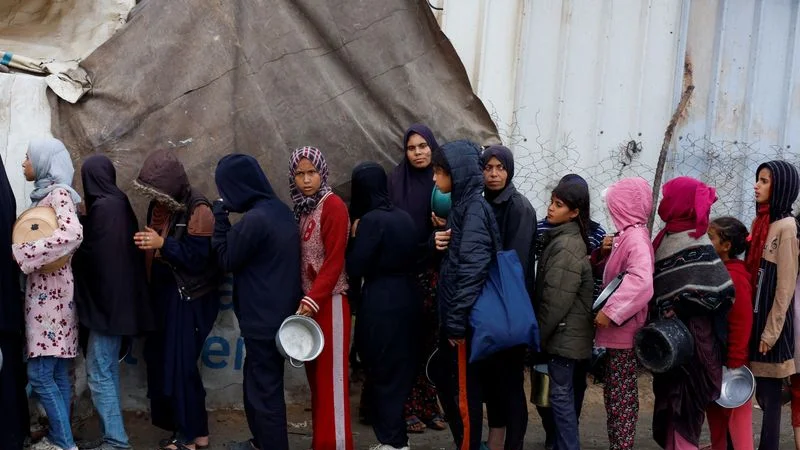 La ONU autoriza la entrada en Gaza de otros 100 camiones de ayuda, según un portavoz