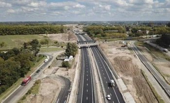 Tras los reclamos de Llaryora, Milei lanzó las concesiones de rutas de Córdoba | Obra pública