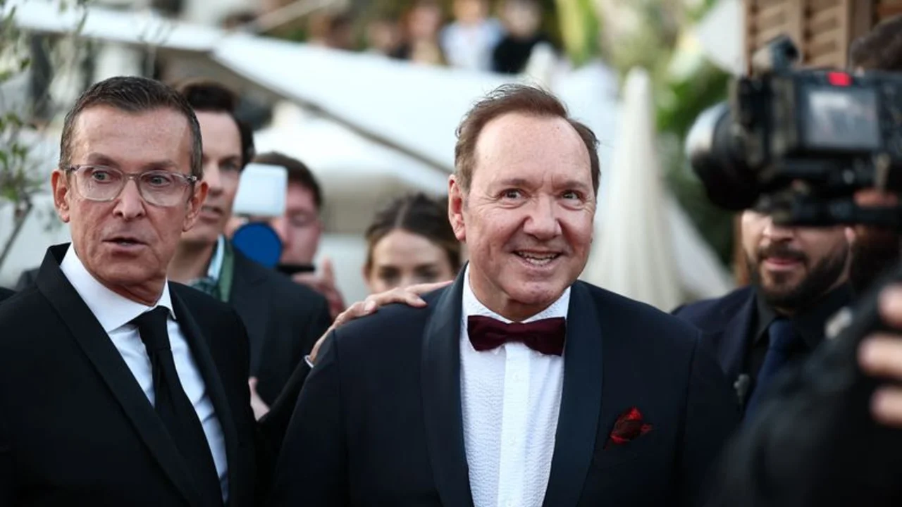 Kevin Spacey dice en Cannes que esta contento de haber vuelto a trabajar