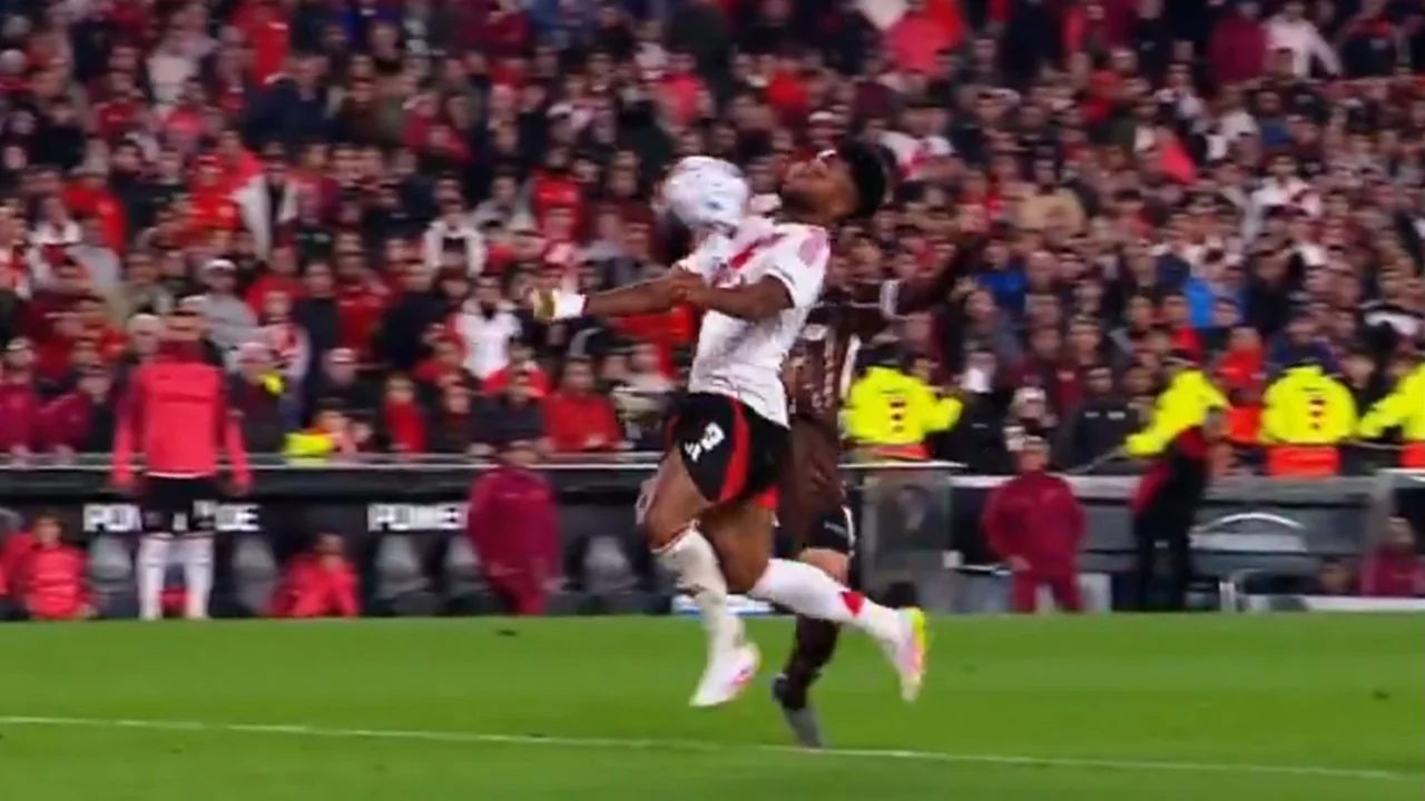 El insólito penal para River contra Platense en el final del partido