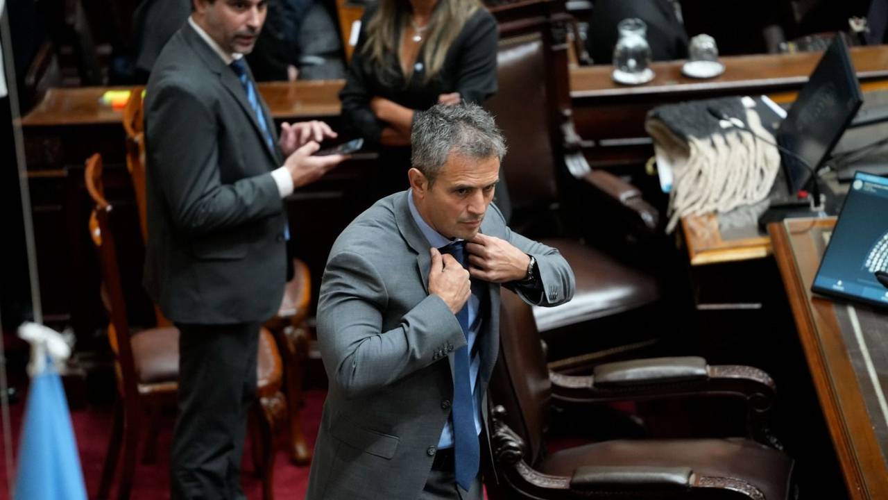 Con ayuda de diputados y gobernadores aliados, LLA hizo caer la sesión