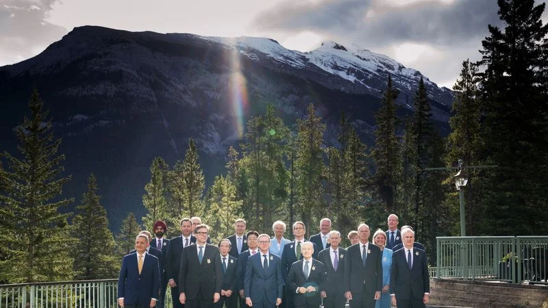 Líderes financieros del G7 intentan restar importancia a disputas arancelarias y alcanzar consenso