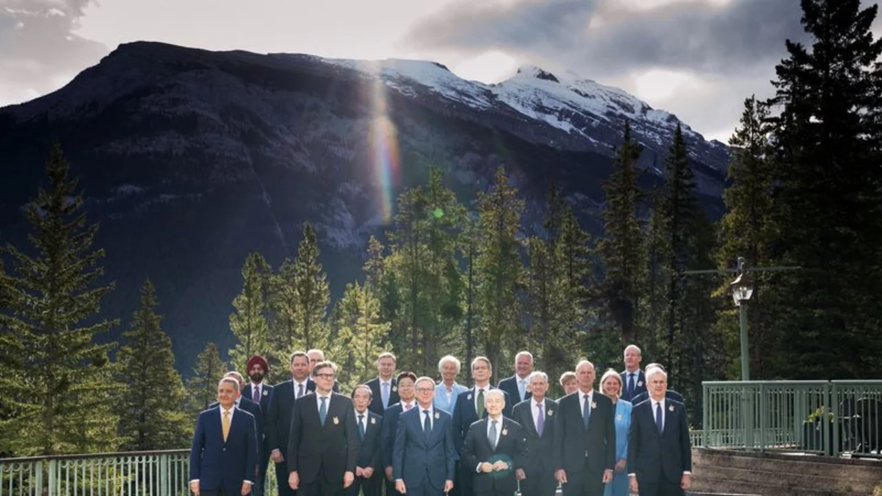Líderes financieros del G7 intentan restar importancia a disputas arancelarias y alcanzar consenso