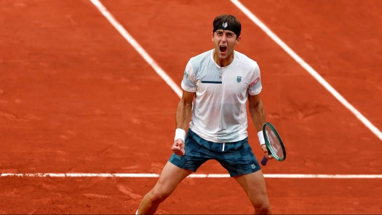 Molteni ganó en el dobles y avanza en Hamburgo.