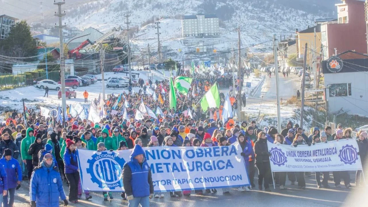 Melella anunció acuerdo entre trabajadores y empresas para evitar despidos