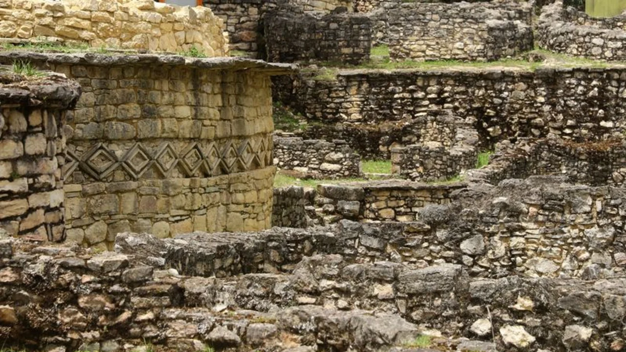 Descubren más de 100 estructuras de antigua cultura Chachapoyas en selva amazónica de Perú