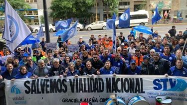 Trabajadores de Vialidad Nacional marcharon en repudio al posible desmantelamiento del organismo