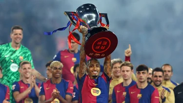 Barcelona anuncia extensión de contrato de brasileño Raphinha hasta junio de 2028