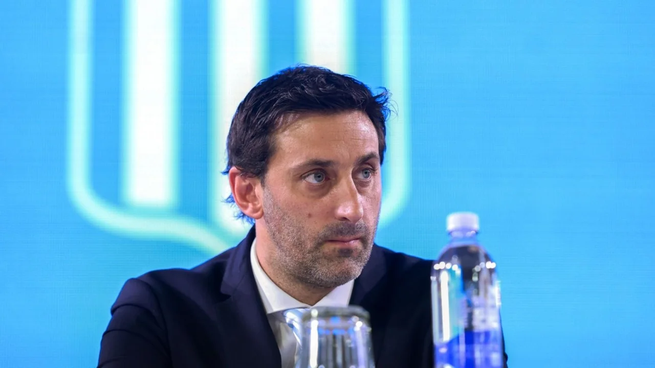 Fue campeón internacional en Racing con Costas destrozó a Diego Milito: "No vi nada"