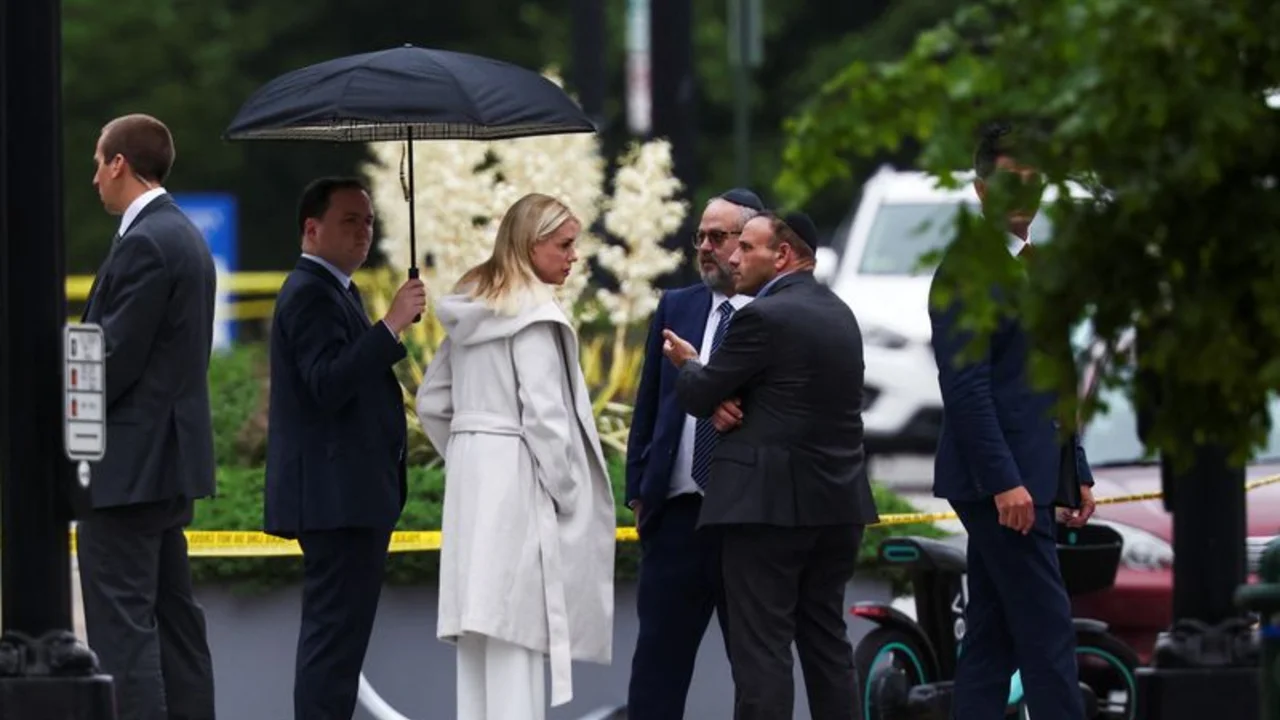 Acusan de asesinato al sospechoso de matar a dos empleados de la embajada de Israel en EEUU