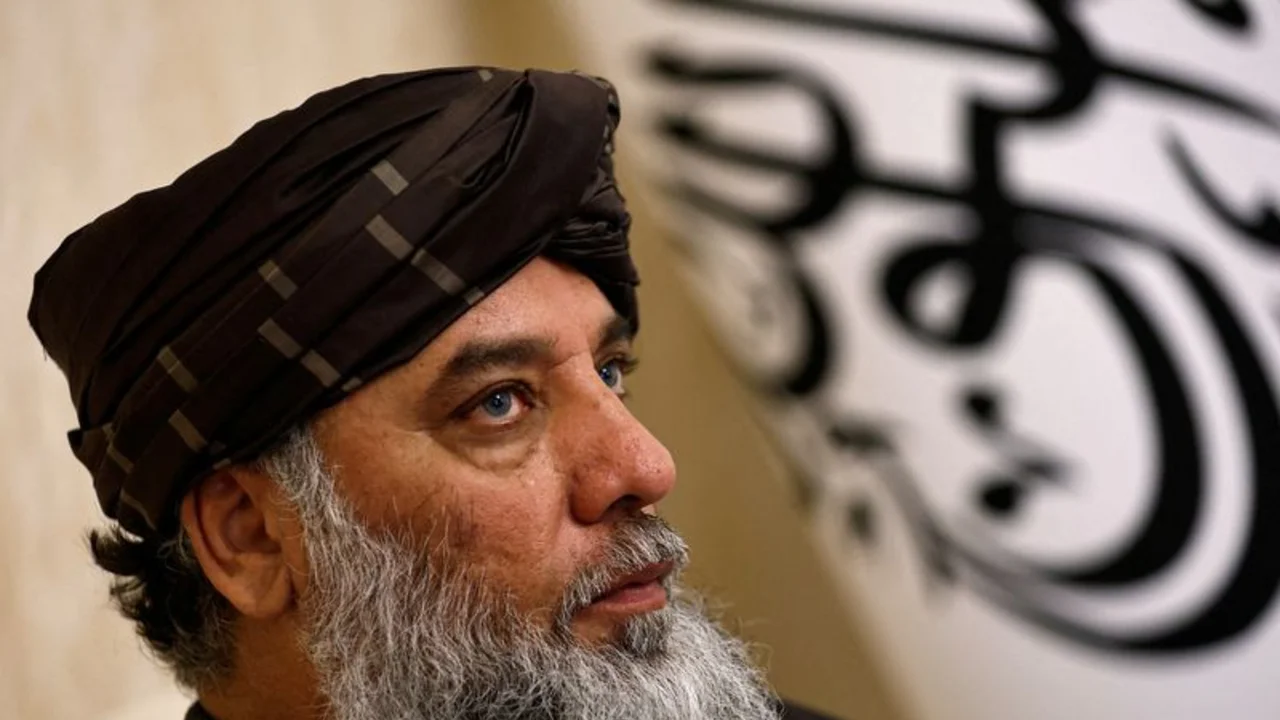 Los talibanes negocian con Rusia y China transacciones comerciales en monedas locales