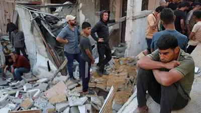Ataques israelíes matan a palestinos que protegían camiones de ayuda en Gaza, según Hamás Ataques israelíes matan a palestinos que protegían camiones de ayuda en Gaza, según Hamás