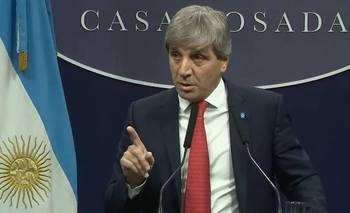 Fuga libre: voraz de dólares, Caputo acelera negocios por mano propia | Libertad para el saqueo