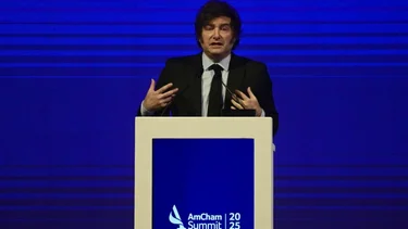 La Argentina de Milei pierde dólares y no tiene crédito