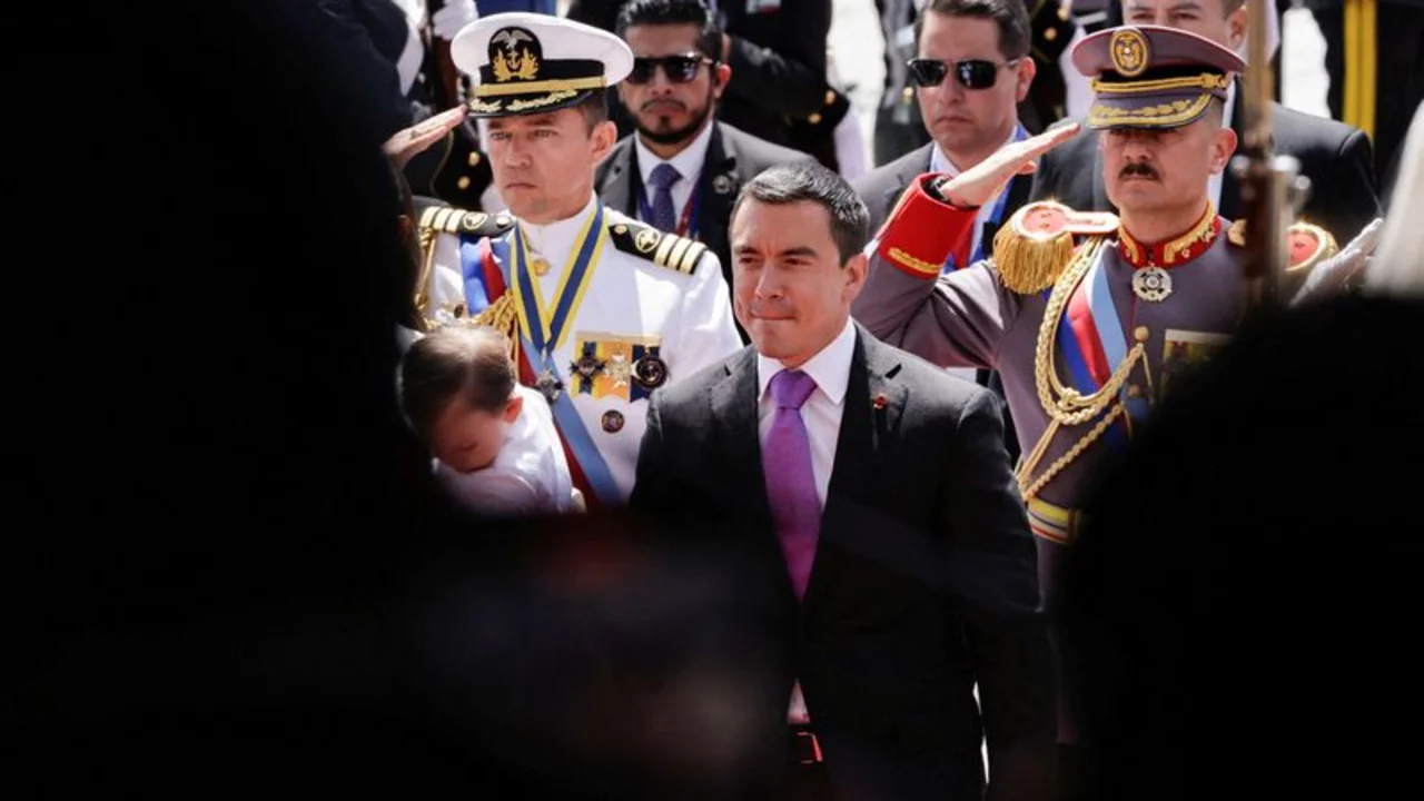 Noboa jura nuevo mandato presidencial en Ecuador prometiendo una mayor lucha contra el crimen y desarrollo económico