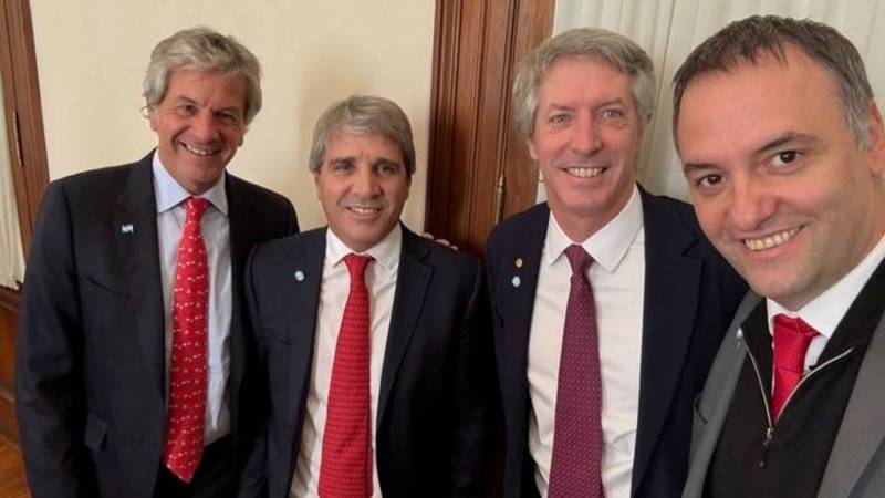 El ministro Caputo insiste en su contabilidad creativa para mostrar un Banco Central "sólido"