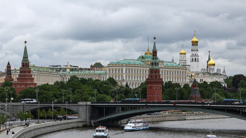 Hay "sobrecarga emocional", responde el Kremlin al comentario de Trump de que Putin está "loco"