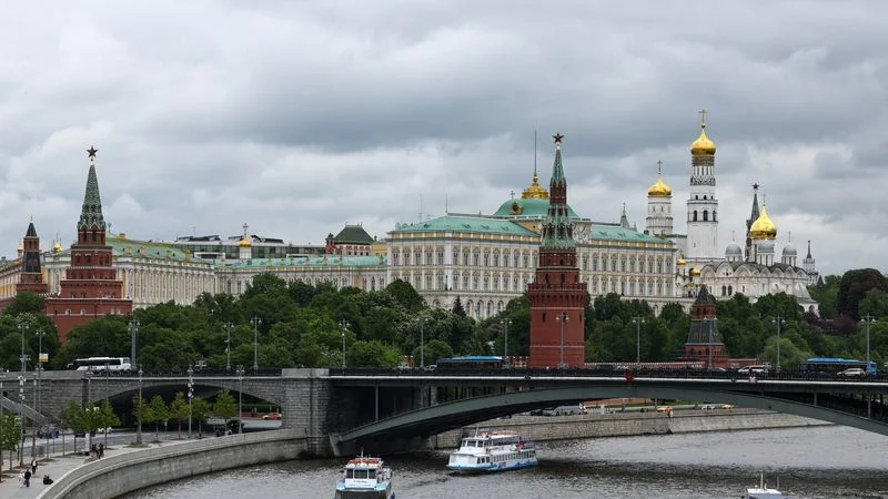 Hay "sobrecarga emocional", responde el Kremlin al comentario de Trump de que Putin está "loco"