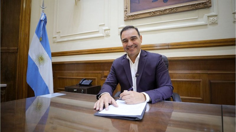 Valdés convocó a elecciones para elegir gobernador de Corrientes el 31 de agosto