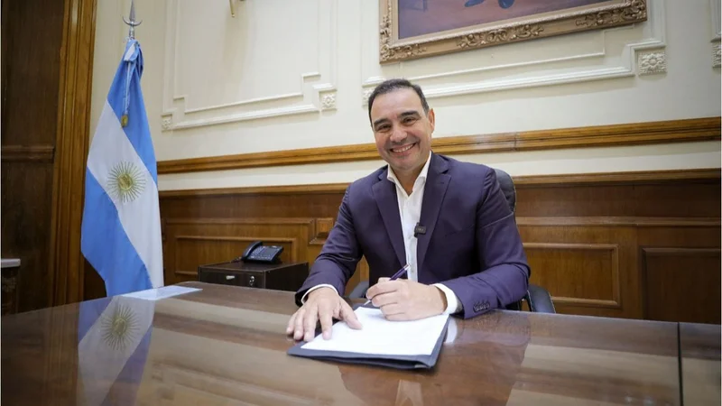 Valdés convocó a elecciones para elegir gobernador de Corrientes el 31 de agosto