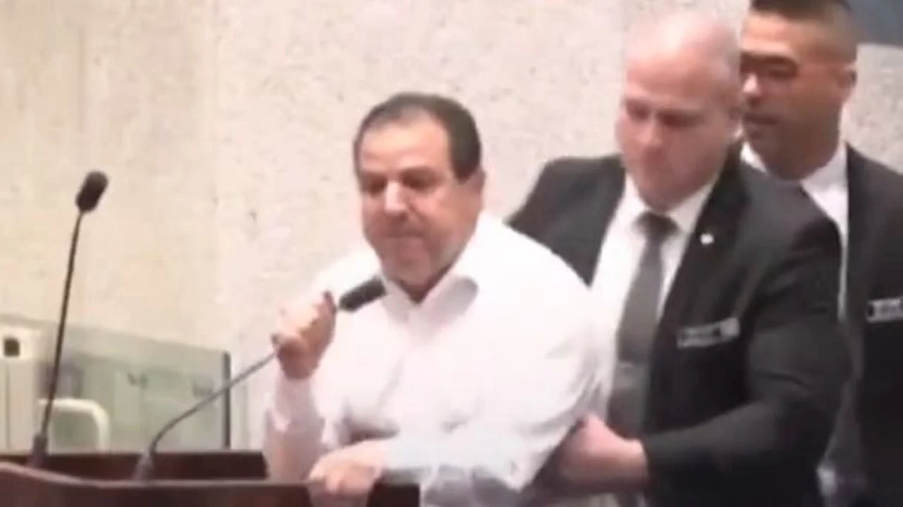 Sacan a la fuerza a un parlamentario israelí que denunció la destrucción de Gaza
