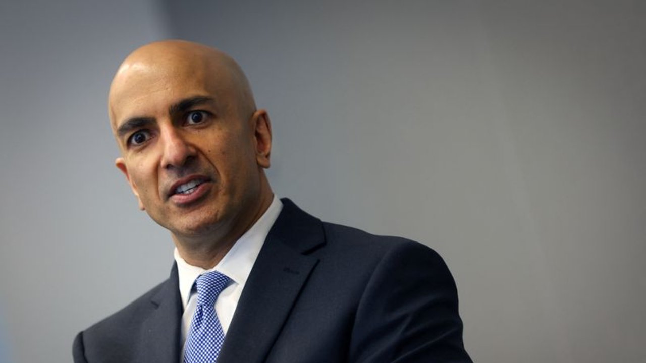Kashkari, de la Fed, pide tipos estables a la espera de claridad sobre los aranceles