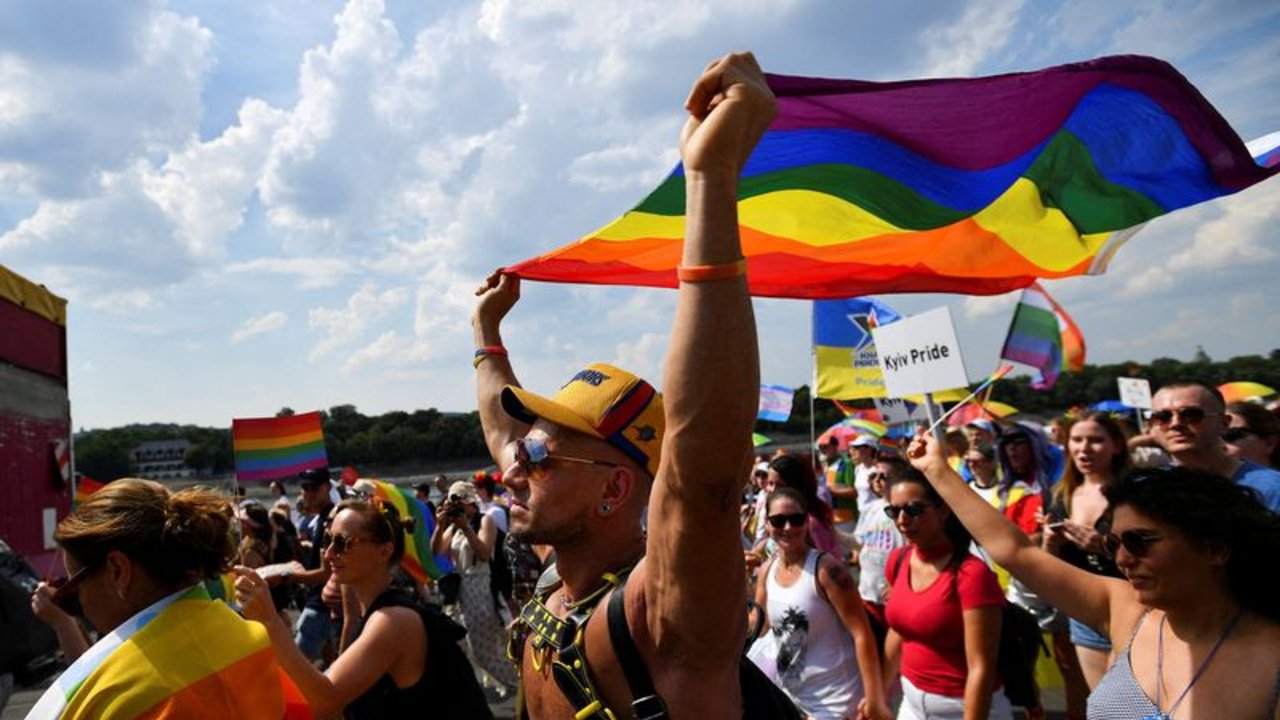 Diecisiete países de la UE hacen sonar la alarma por las leyes húngaras contra el colectivo LGBTQ+