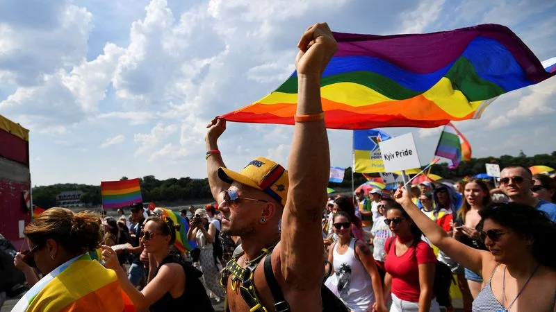 Diecisiete países de la UE hacen sonar la alarma por las leyes húngaras contra el colectivo LGBTQ+