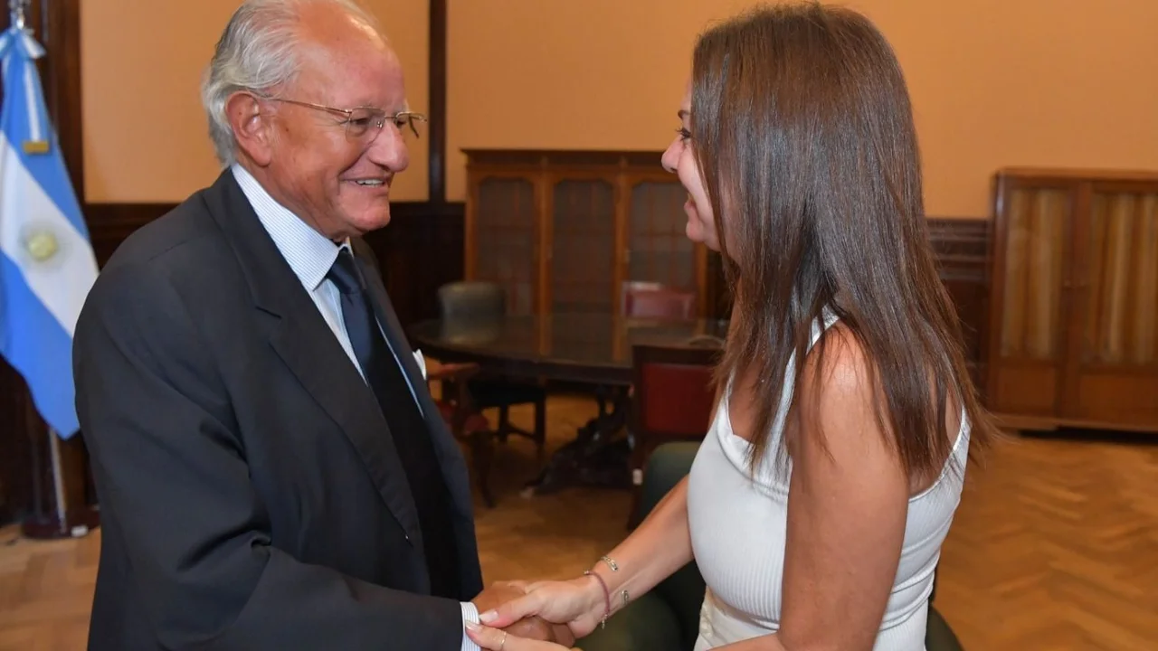 El Gobierno cede bienes a la fundación de Abel Albino