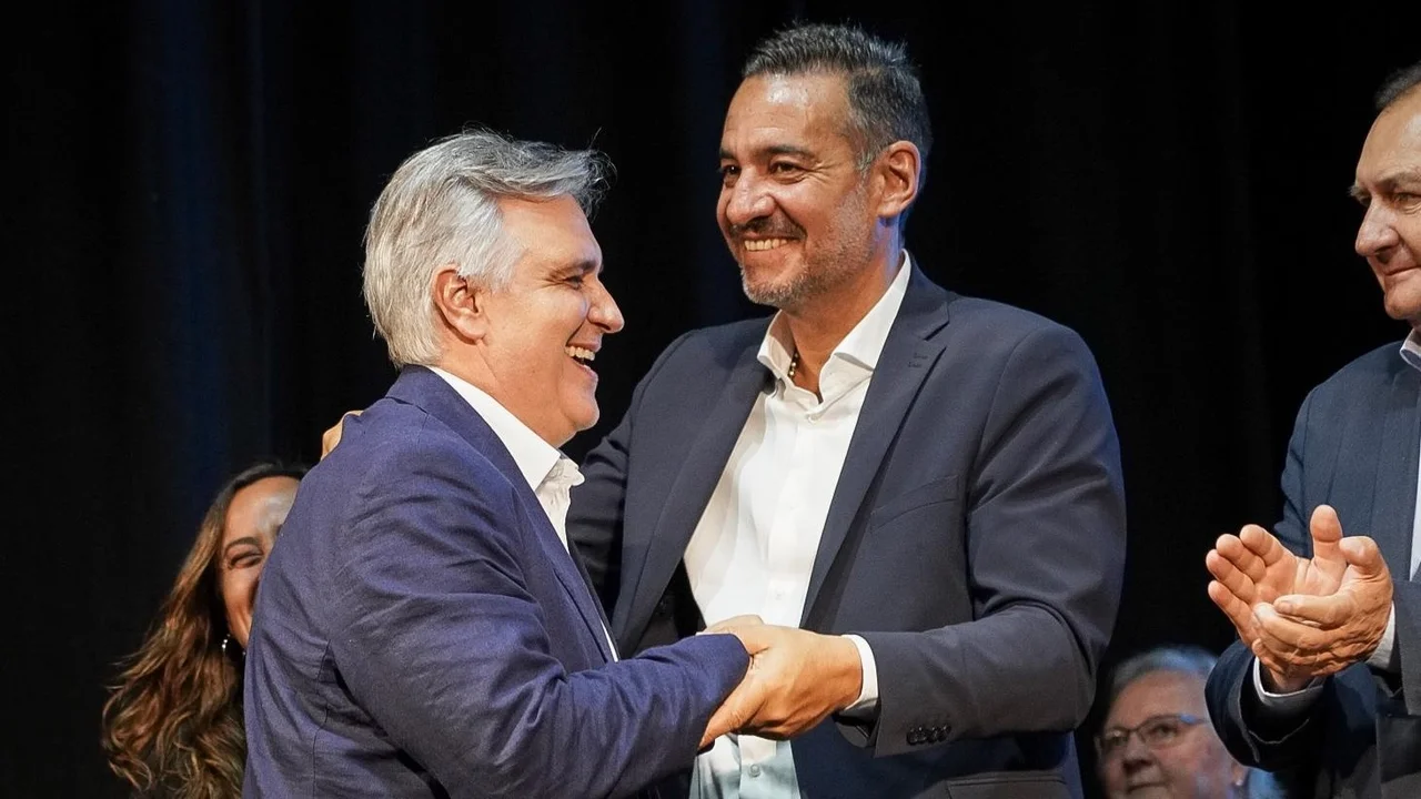 Un legislador de Llaryora apuntó contra Juez y De Loredo por su silencio sobre las retenciones: "¿Dónde están?"