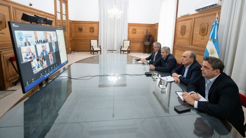 Francos se reunió con gobernadores para explicarles el blanqueo Francos se reunió con gobernadores para explicarles el blanqueo
