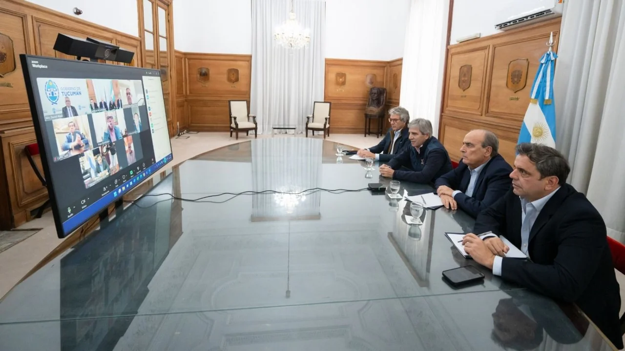Francos se reunió con gobernadores para explicarles el blanqueo