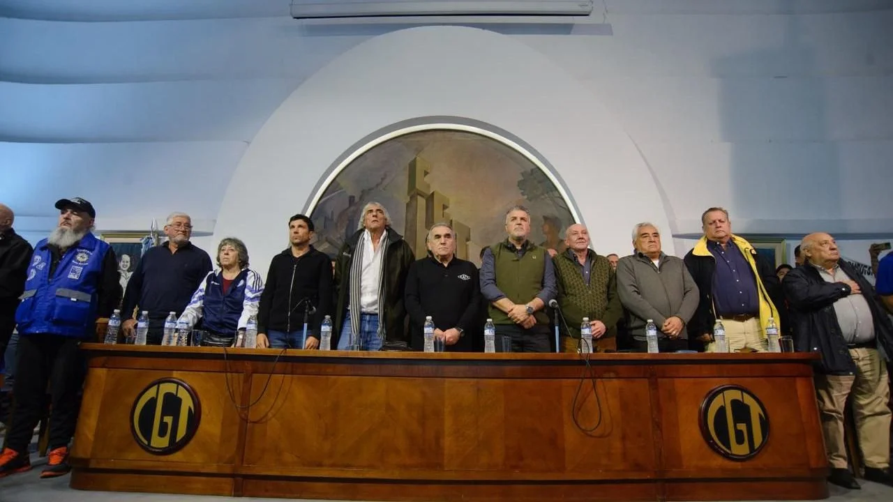 Los gremios del transporte anunciaron un plan de lucha y evaluarán hacer un paro en junio
