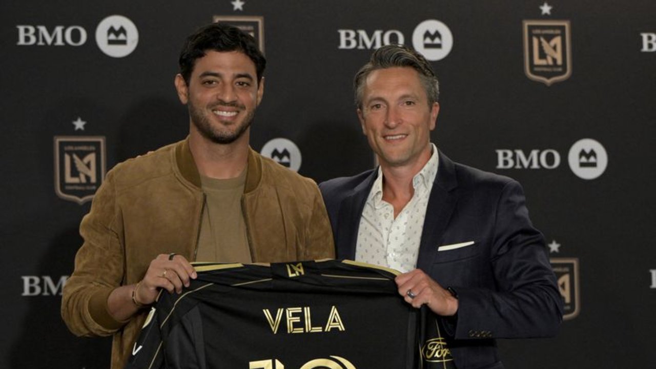 Delantero mexicano Carlos Vela anuncia su retiro del fútbol profesional