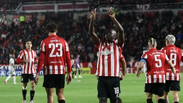 Estudiantes ganó de local y clasificó primero en la Copa Libertadores