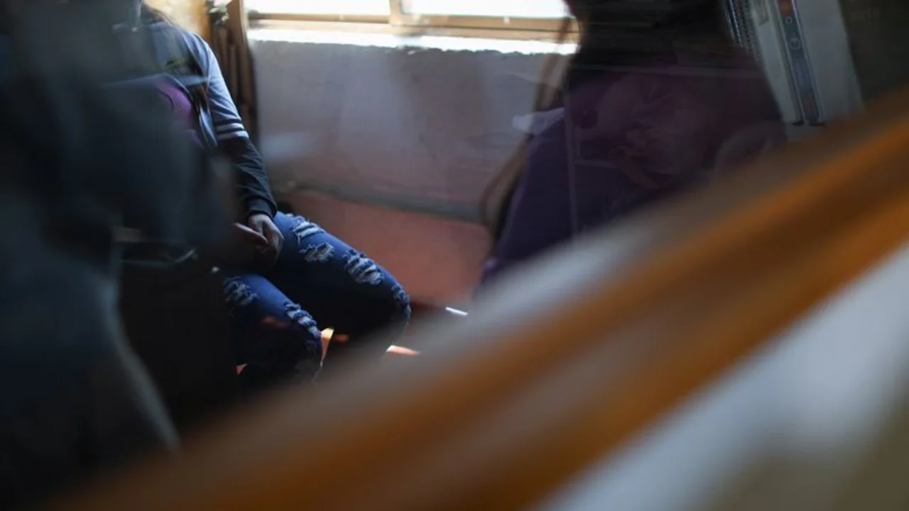 Narco mexicano alimenta filas de "pollitos de colores" con niños cada vez más jóvenes