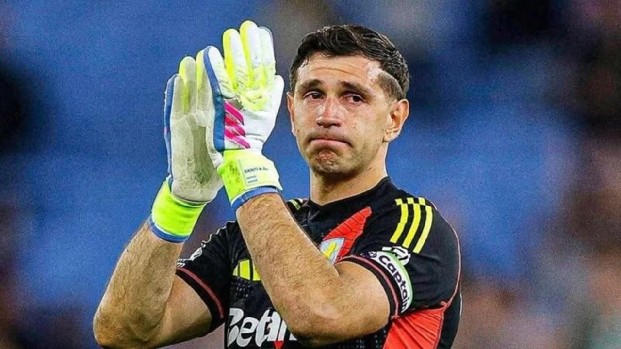 Impacto por lo que pasó con Dibu Martínez ante su posible adiós a Aston Villa